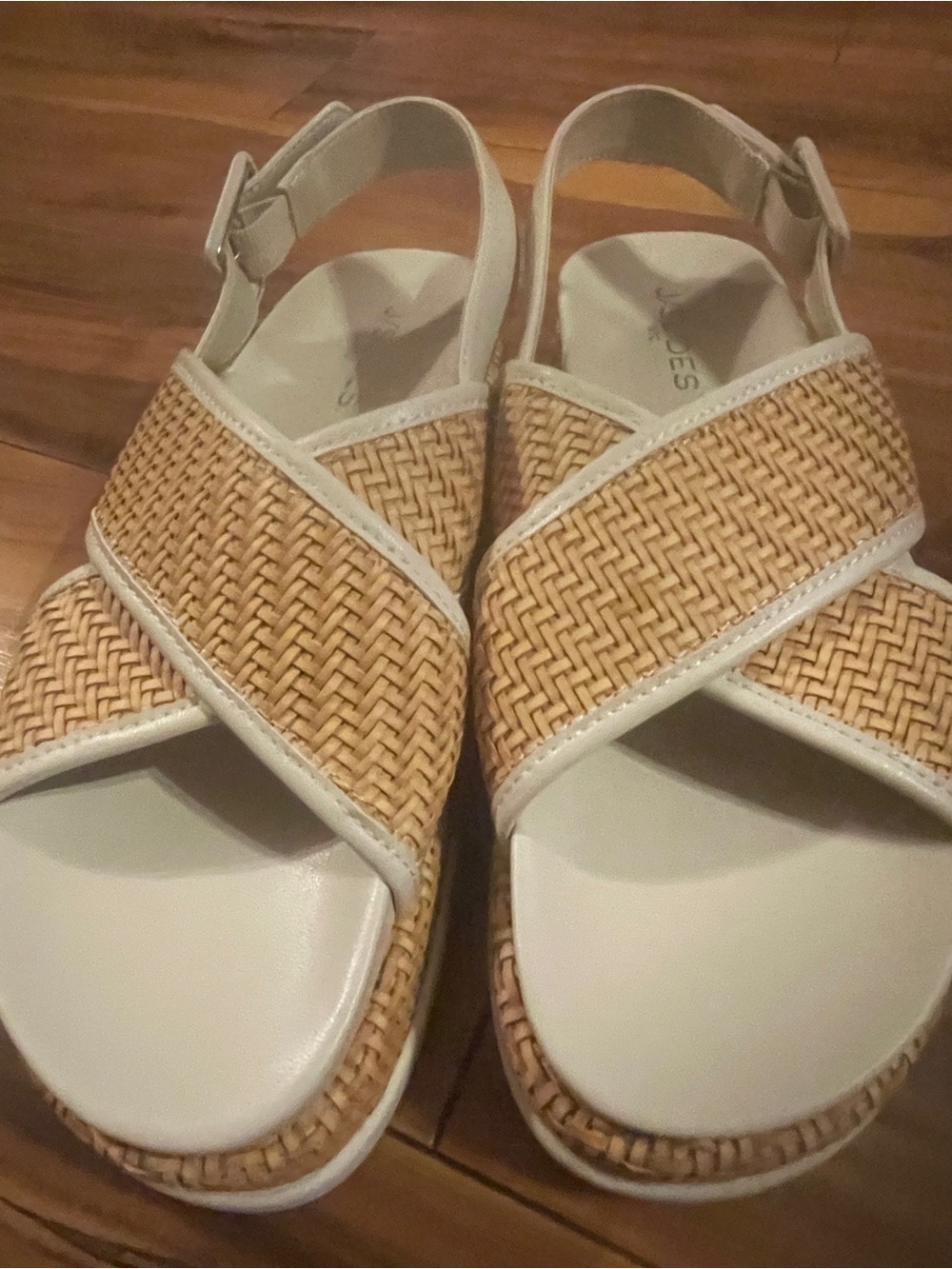J/SLIDES Tan Woven Crisscross  Slingback Sandals with White Trim size 7.5